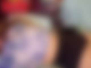 SaveTheBea's Live Sex Cam Show