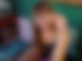 SaveTheBea's Live Sex Cam Show