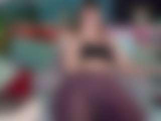 SaveTheBea's Live Sex Cam Show