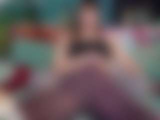 SaveTheBea's Live Sex Cam Show