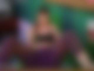 SaveTheBea's Live Sex Cam Show