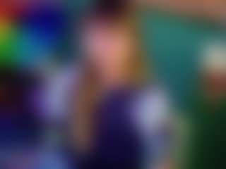 SaveTheBea's Live Sex Cam Show