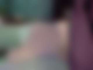 SaveTheBea's Live Sex Cam Show