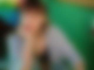 SaveTheBea's Live Sex Cam Show