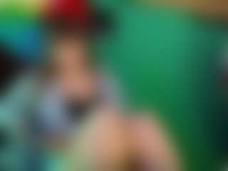 SaveTheBea's Live Sex Cam Show