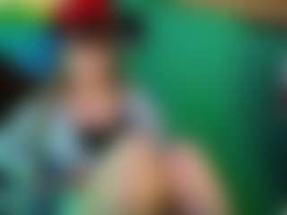 SaveTheBea's Live Sex Cam Show
