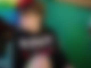 SaveTheBea's Live Sex Cam Show