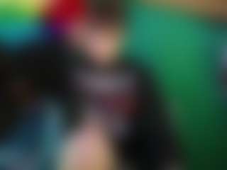SaveTheBea's Live Sex Cam Show