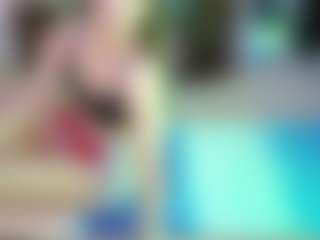 SaveTheBea's Live Sex Cam Show