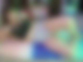SaveTheBea's Live Sex Cam Show