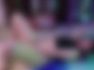 SaveTheBea's Live Sex Cam Show
