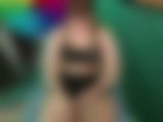 SaveTheBea's Live Sex Cam Show