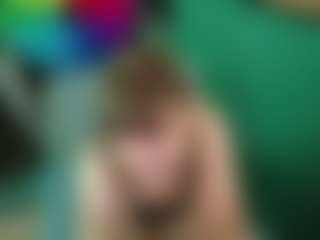 SaveTheBea's Live Sex Cam Show