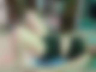 SaveTheBea's Live Sex Cam Show