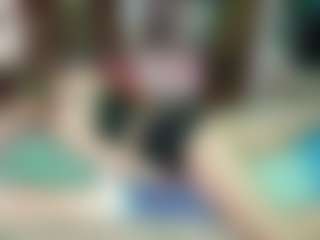 SaveTheBea's Live Sex Cam Show