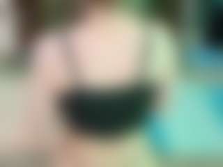 SaveTheBea's Live Sex Cam Show