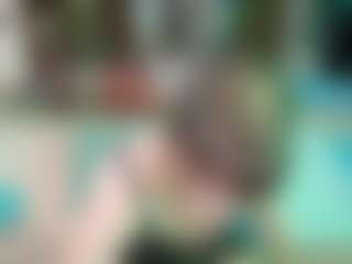 SaveTheBea's Live Sex Cam Show