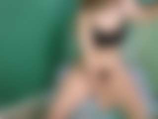 SaveTheBea's Live Sex Cam Show