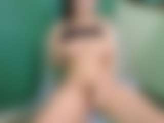 SaveTheBea's Live Sex Cam Show