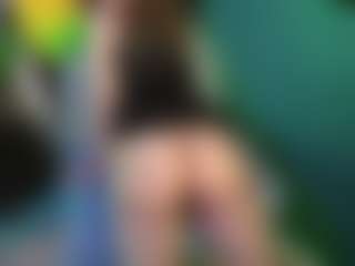 SaveTheBea's Live Sex Cam Show