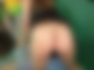 SaveTheBea's Live Sex Cam Show