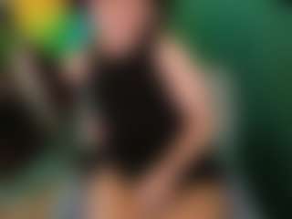 SaveTheBea's Live Sex Cam Show