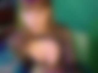 SaveTheBea's Live Sex Cam Show