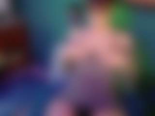 SaveTheBea's Live Sex Cam Show