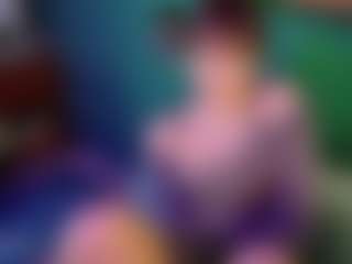 SaveTheBea's Live Sex Cam Show
