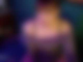 SaveTheBea's Live Sex Cam Show