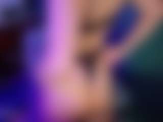 SaveTheBea's Live Sex Cam Show