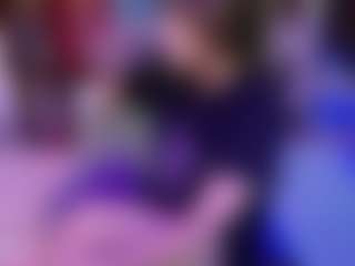 SaveTheBea's Live Sex Cam Show