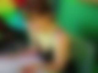 SaveTheBea's Live Sex Cam Show