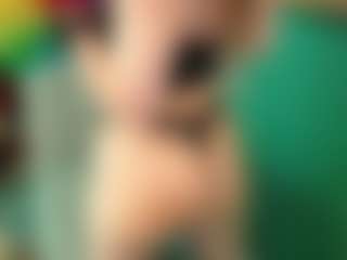 SaveTheBea's Live Sex Cam Show