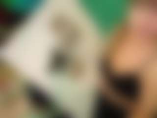 SaveTheBea's Live Sex Cam Show