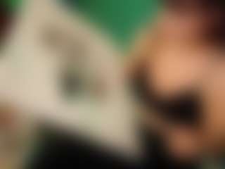 SaveTheBea's Live Sex Cam Show