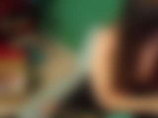 SaveTheBea's Live Sex Cam Show