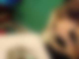 SaveTheBea's Live Sex Cam Show
