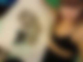 SaveTheBea's Live Sex Cam Show