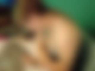 Live cam show with SaveTheBea - Brown Eyes Brown Hair on SpankPalCams