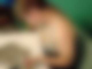 SaveTheBea's Live Sex Cam Show