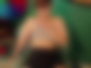 SaveTheBea's Live Sex Cam Show