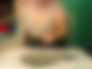 SaveTheBea's Live Sex Cam Show