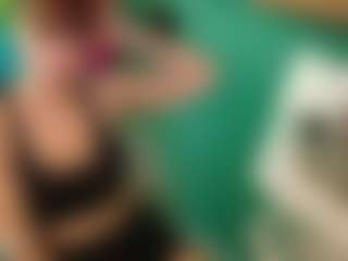 SaveTheBea's Live Sex Cam Show