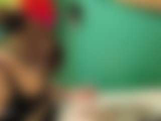SaveTheBea's Live Sex Cam Show