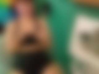 SaveTheBea's Live Sex Cam Show