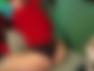 SaveTheBea's Live Sex Cam Show