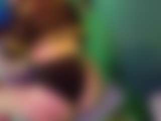 SaveTheBea's Live Sex Cam Show