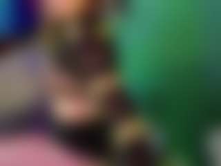 SaveTheBea's Live Sex Cam Show