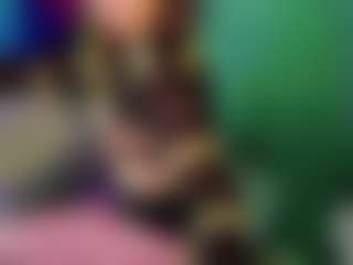 SaveTheBea's Live Sex Cam Show